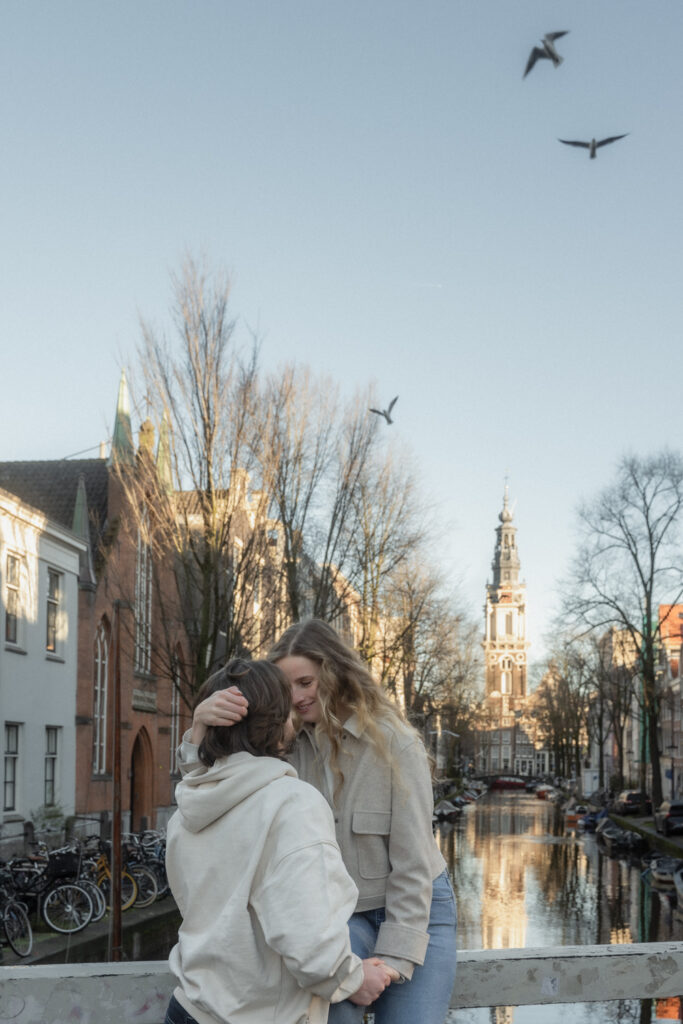 Koppelshoot langs de Amsterdamse grachten